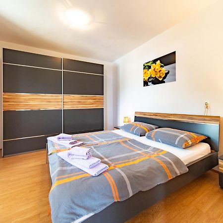 Apartments Lores Раб Екстер'єр фото