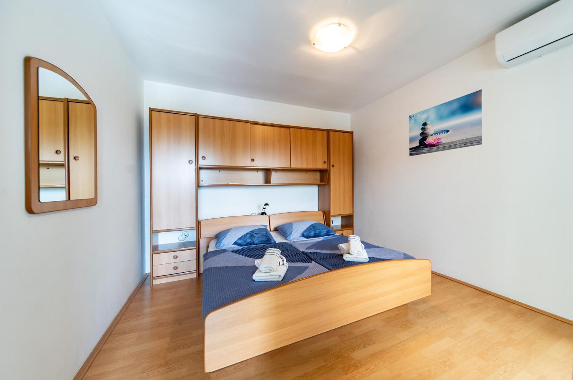 Apartments Lores Раб Екстер'єр фото