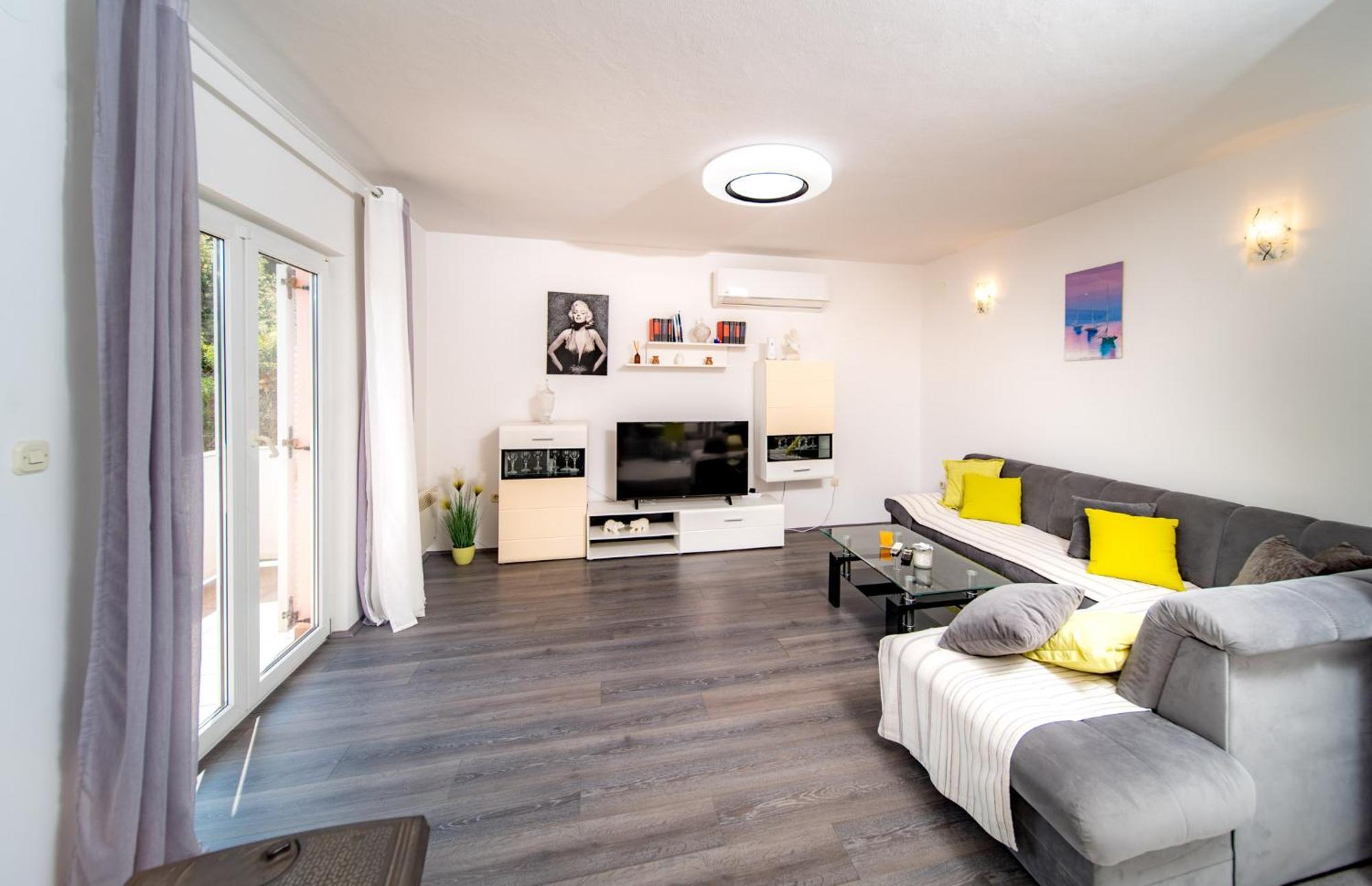 Apartments Lores Раб Екстер'єр фото